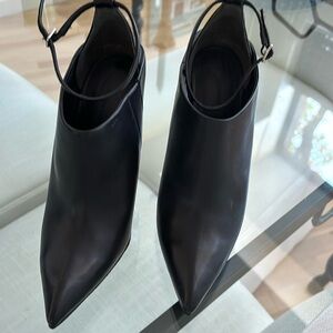 Alexander Wang pointed toe ankle strap booties in black leather - never worn